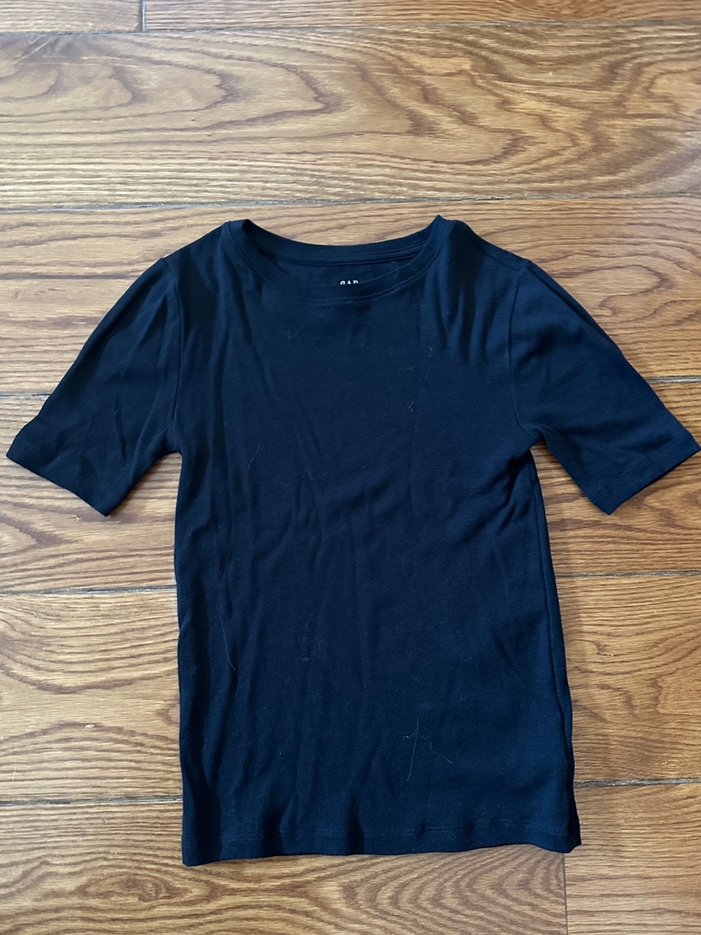 GAP Black Short Sleeve Crewneck Tee